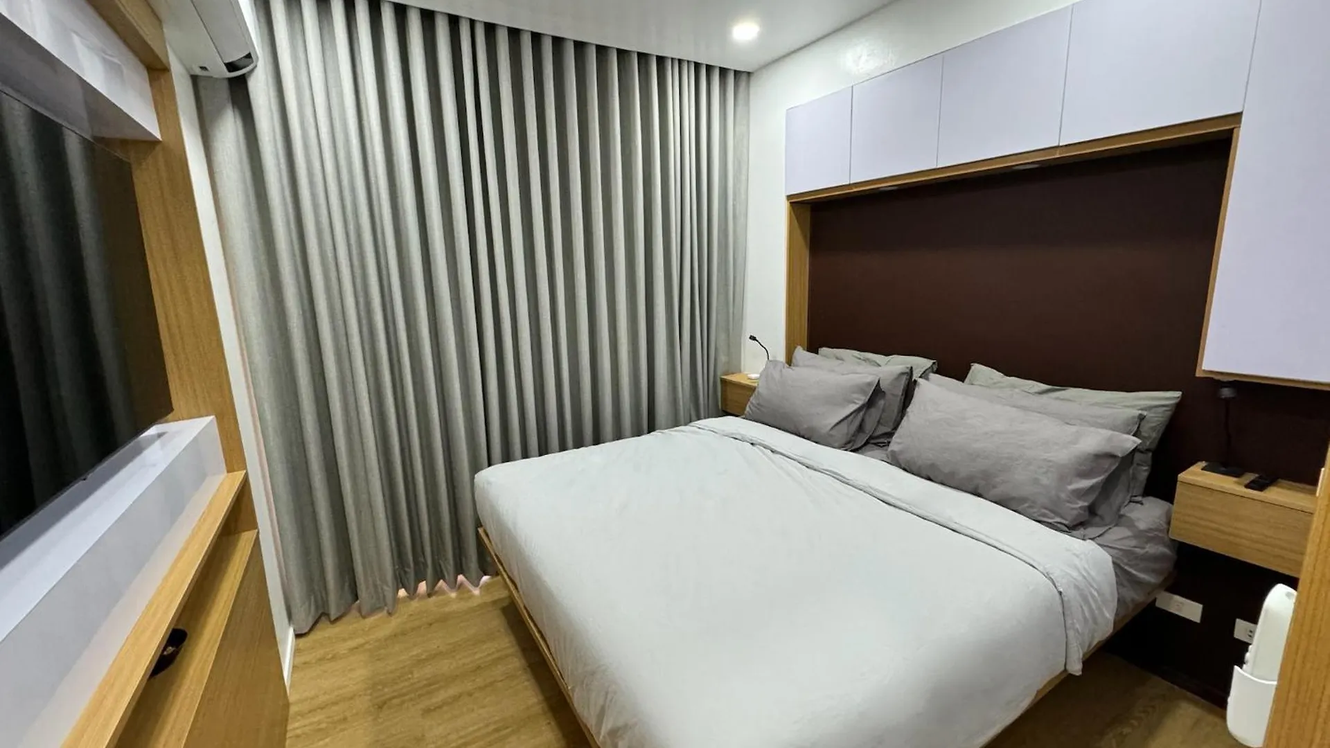 Apartment Stylish Staycation Near Bgc W/ Home Cinema Manila