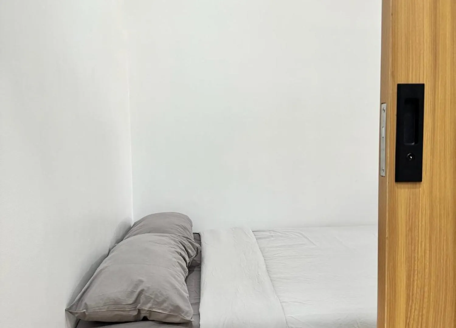 Stylish Staycation Near Bgc W/ Home Cinema Manila Philippines