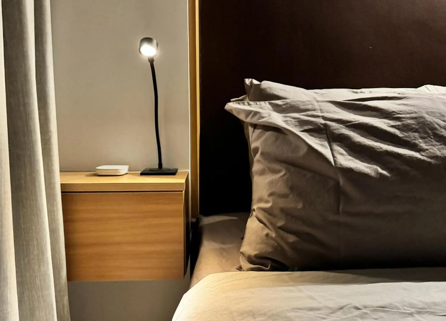 Stylish Staycation Near Bgc W/ Home Cinema Manila