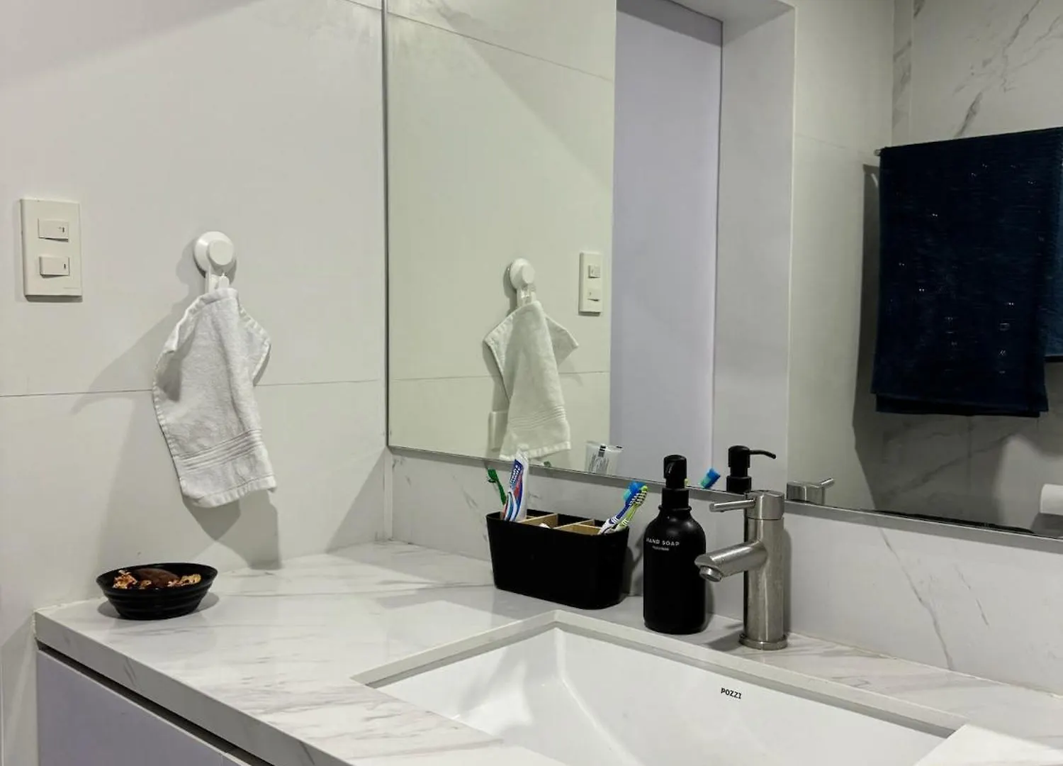 Stylish Staycation Near Bgc W/ Home Cinema Manila 0*,  Philippines