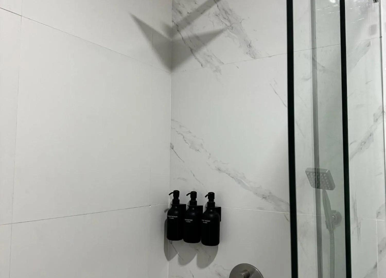 Apartment Stylish Staycation Near Bgc W/ Home Cinema Manila