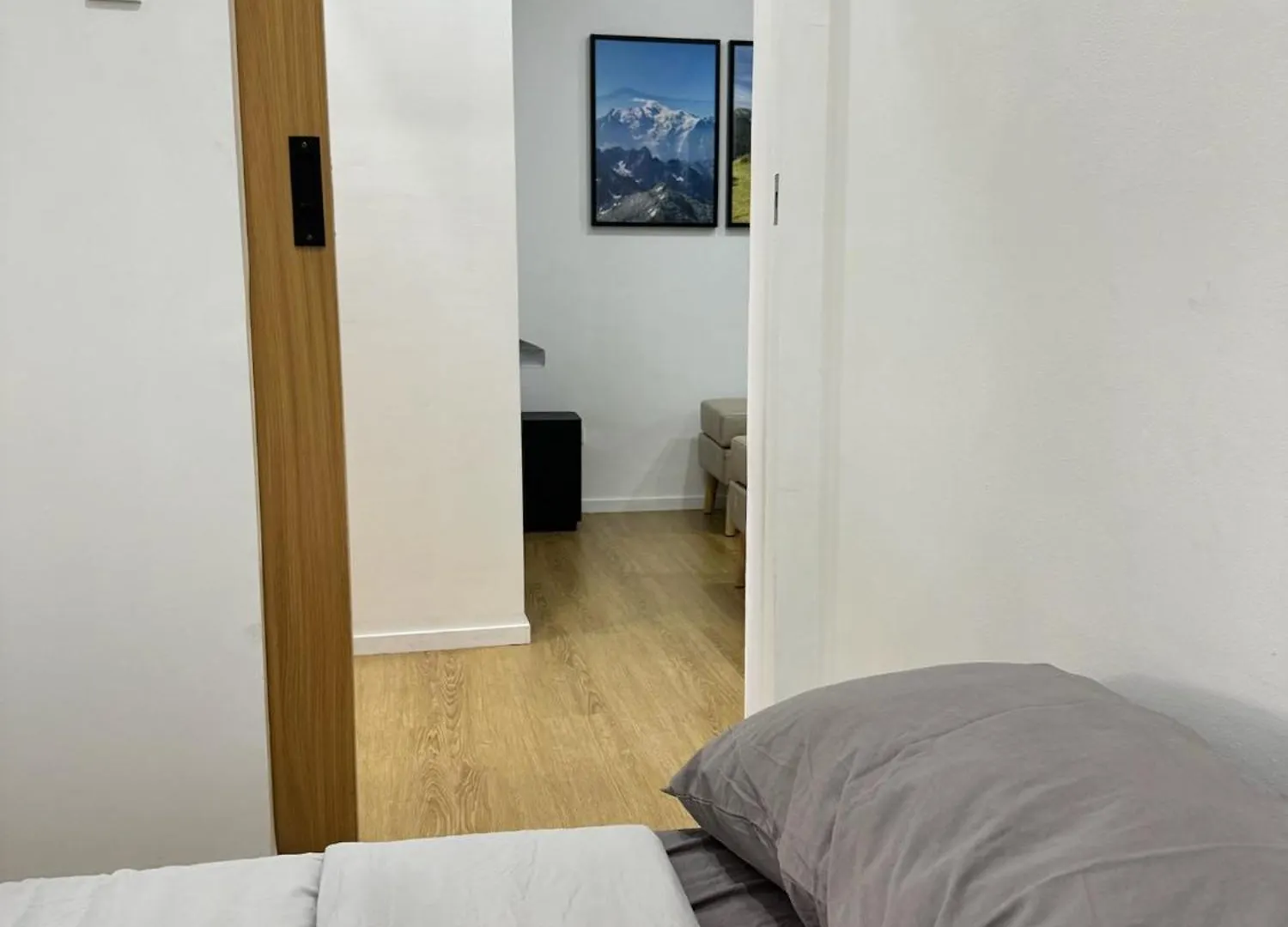 Stylish Staycation Near Bgc W/ Home Cinema Manila Philippines