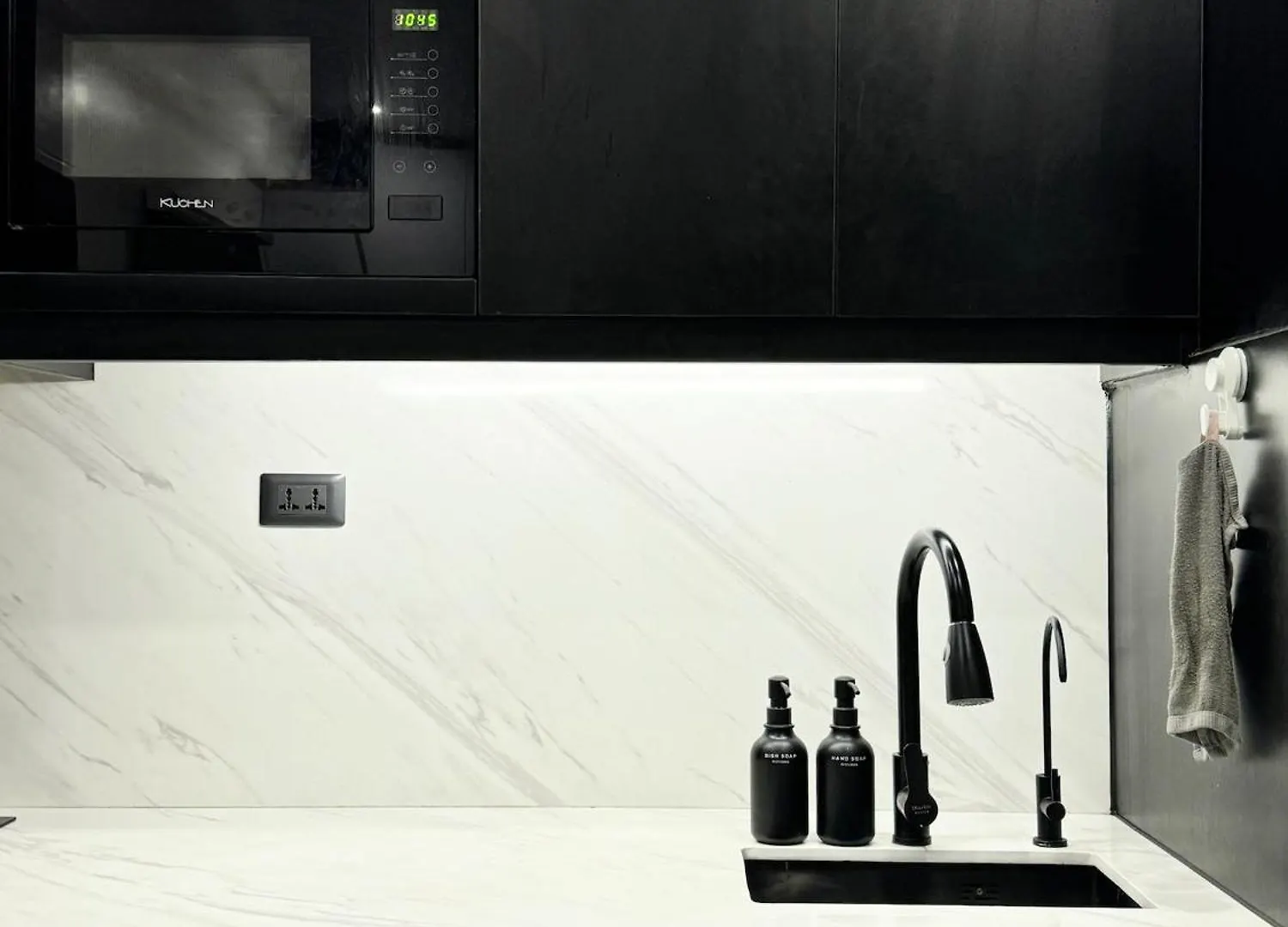 Stylish Staycation Near Bgc W/ Home Cinema Manila 0*,  Philippines