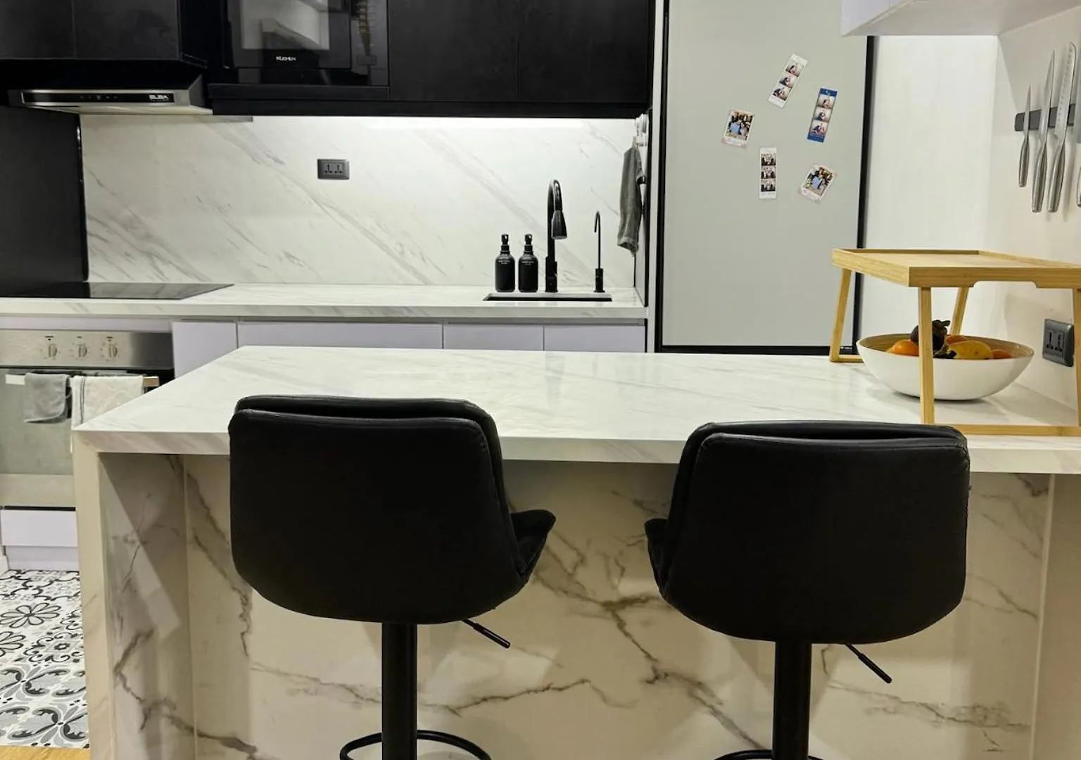 Apartment Stylish Staycation Near Bgc W/ Home Cinema Manila Philippines